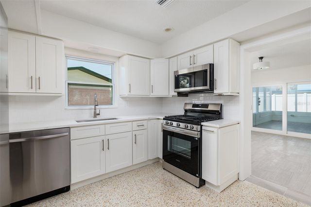 2107 DOLPHIN BOULEVARD S, St Petersburg, FL 33707