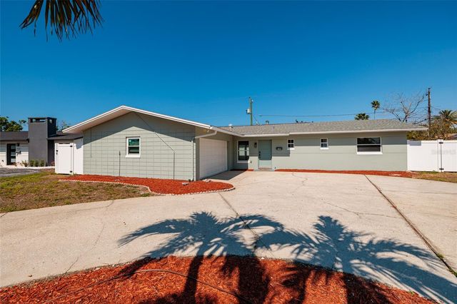 2107 DOLPHIN BOULEVARD S, St Petersburg, FL 33707