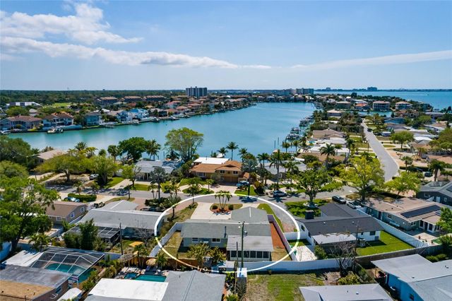 2107 DOLPHIN BOULEVARD S, St Petersburg, FL 33707