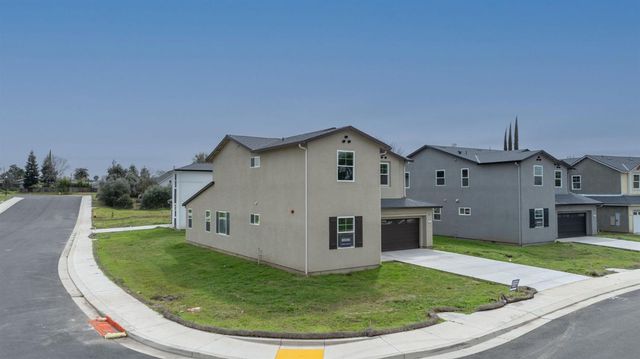 817 Tiffani Way, Oakdale, CA 95361