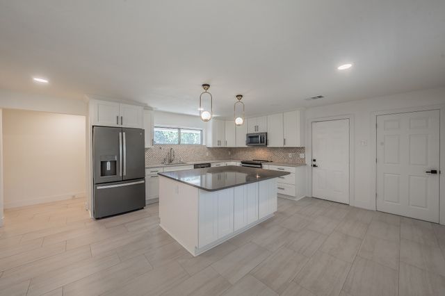 3031 Woodwind Lane, Dallas, TX 75229