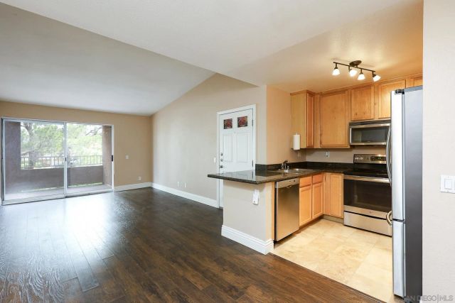 2275 Del Mar Way 306, Corona, CA 92882
