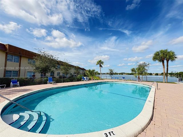 422 Lakeside Dr 239, Margate, FL 33063