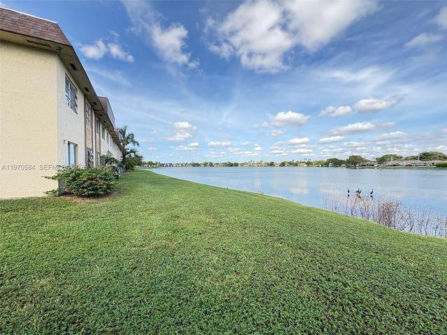 422 Lakeside Dr 239, Margate, FL 33063