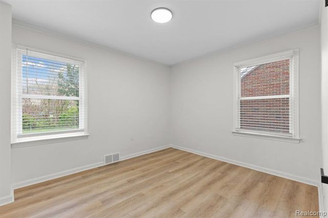20124 Snowden Street, Detroit, MI 48235