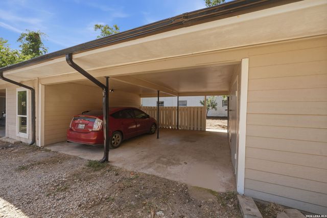 1157 Garraty Rd Apt B, Terrell Hills, TX 78209