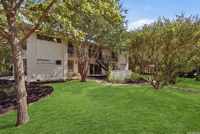 1157 Garraty Rd Apt B, Terrell Hills, TX 78209