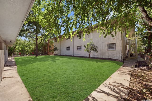 1157 Garraty Rd Apt B, Terrell Hills, TX 78209