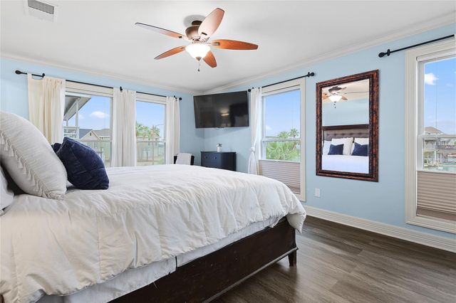 146 Tamana Drive, Galveston, TX 77554