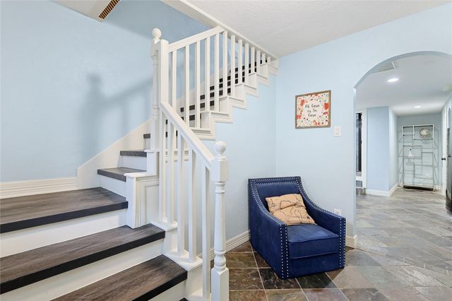 146 Tamana Drive, Galveston, TX 77554
