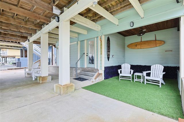 146 Tamana Drive, Galveston, TX 77554