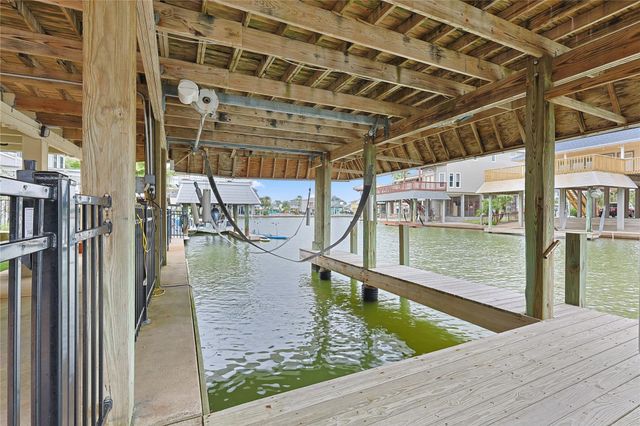 146 Tamana Drive, Galveston, TX 77554
