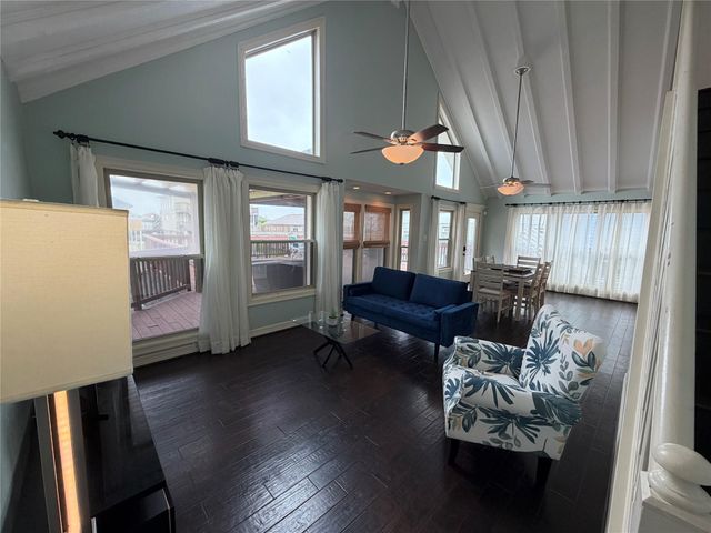 146 Tamana Drive, Galveston, TX 77554