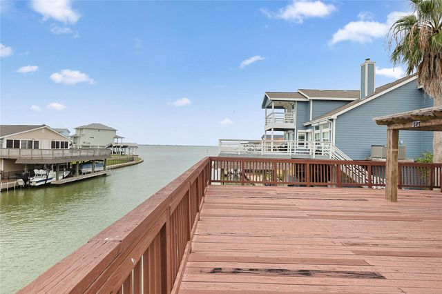 146 Tamana Drive, Galveston, TX 77554