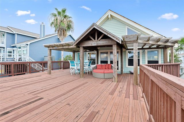 146 Tamana Drive, Galveston, TX 77554