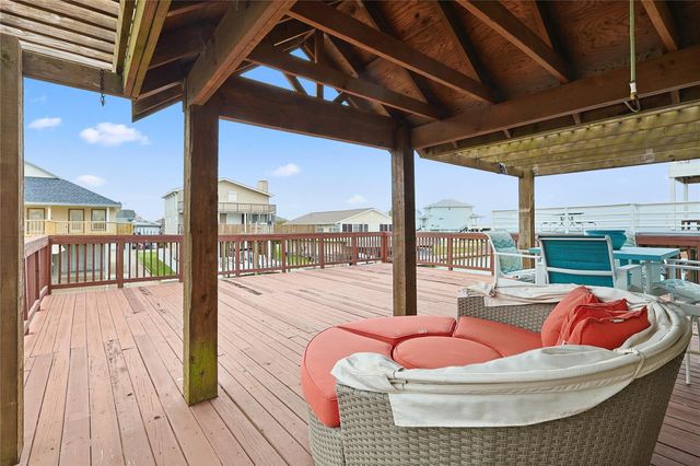 146 Tamana Drive, Galveston, TX 77554