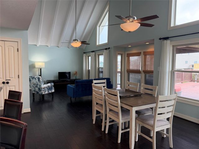 146 Tamana Drive, Galveston, TX 77554