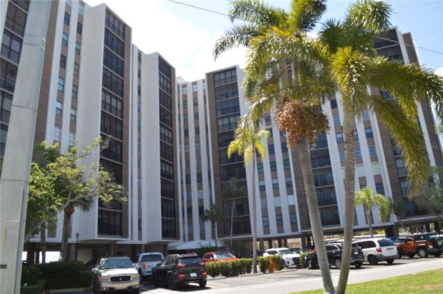 10355 PARADISE BOULEVARD 411, Treasure Island, FL 33706