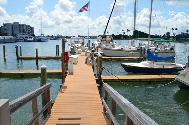 10355 PARADISE BOULEVARD 411, Treasure Island, FL 33706