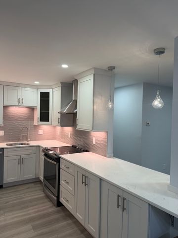 2 Summit Dr 46, Reading, MA 01867