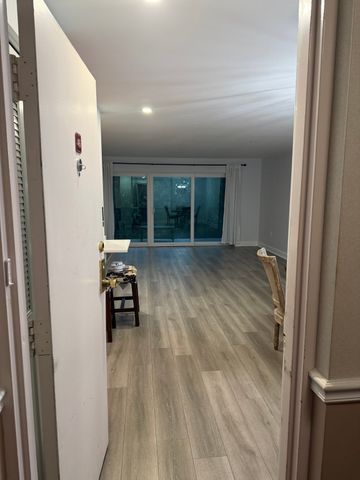 2 Summit Dr 46, Reading, MA 01867