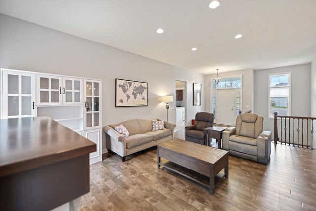 904 Saddle Club Court, Lino Lakes, MN 55014