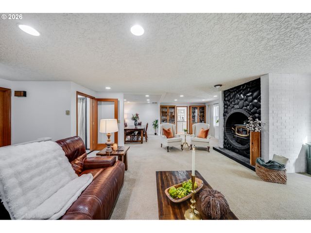 34412 Se 20th St, Washougal, WA 98671