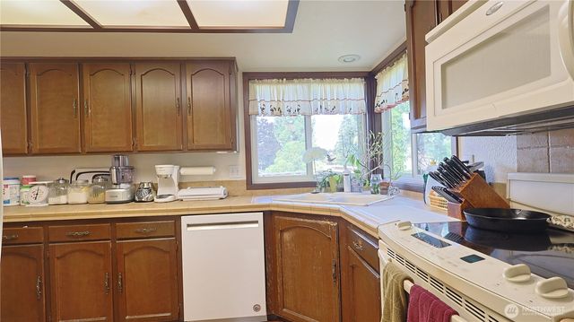 1136 7th Avenue S, Edmonds, WA 98020