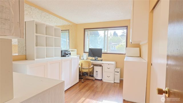 1136 7th Avenue S, Edmonds, WA 98020
