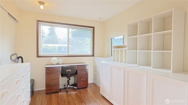1136 7th Avenue S, Edmonds, WA 98020