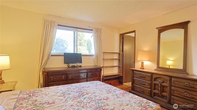 1136 7th Avenue S, Edmonds, WA 98020