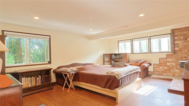 1136 7th Avenue S, Edmonds, WA 98020
