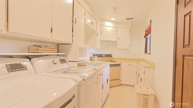 1136 7th Avenue S, Edmonds, WA 98020