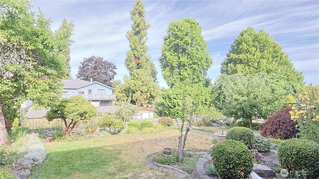 1136 7th Avenue S, Edmonds, WA 98020
