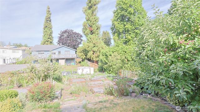 1136 7th Avenue S, Edmonds, WA 98020