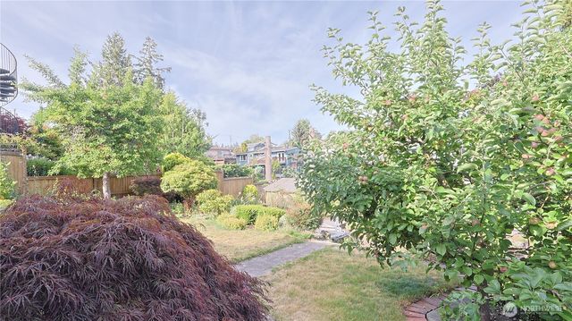 1136 7th Avenue S, Edmonds, WA 98020