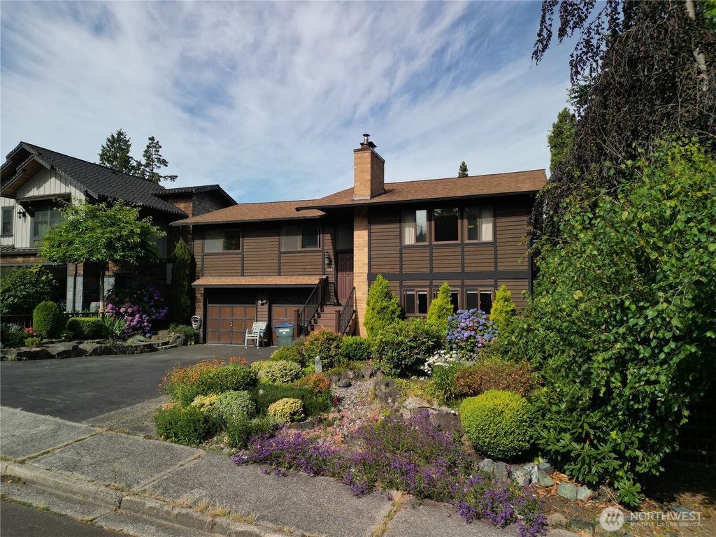 1136 7th Avenue S, Edmonds, WA 98020