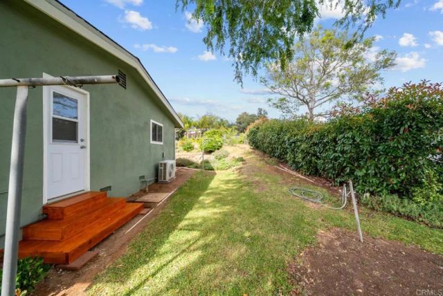2091 Warmlands Ave, Vista, CA 92084