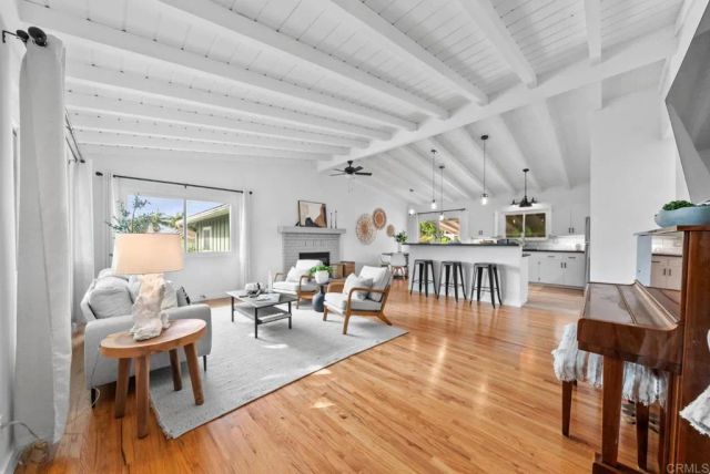 2091 Warmlands Ave, Vista, CA 92084