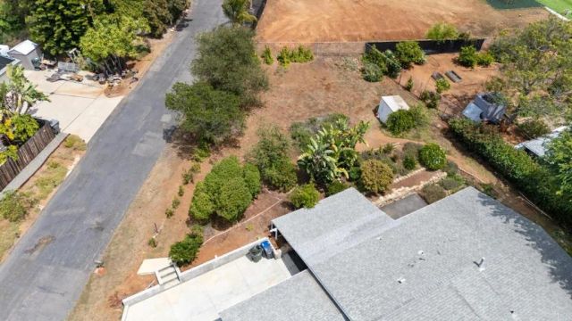 2091 Warmlands Ave, Vista, CA 92084