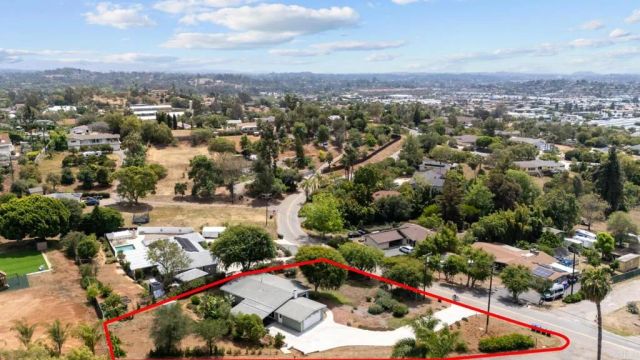 2091 Warmlands Ave, Vista, CA 92084