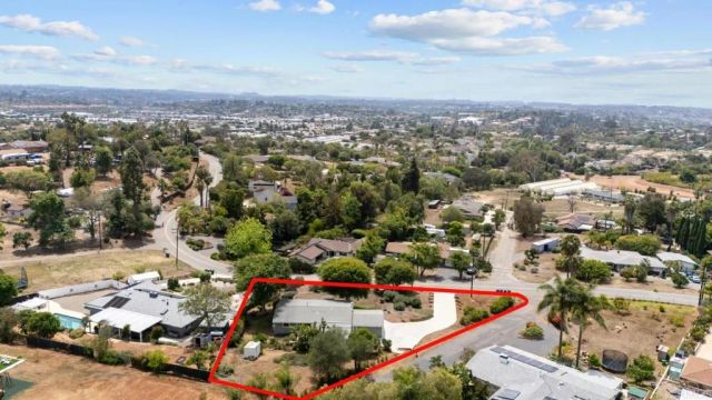2091 Warmlands Ave, Vista, CA 92084