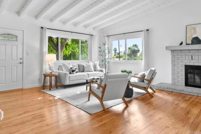 2091 Warmlands Ave, Vista, CA 92084