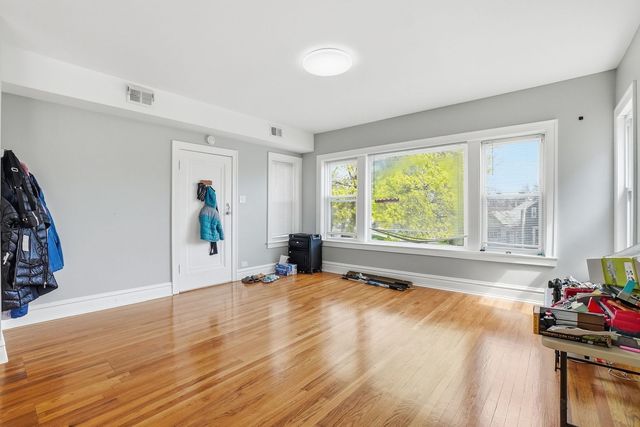 4512 N Kasson Avenue, Chicago, IL 60630
