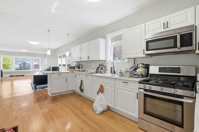 4512 N Kasson Avenue, Chicago, IL 60630