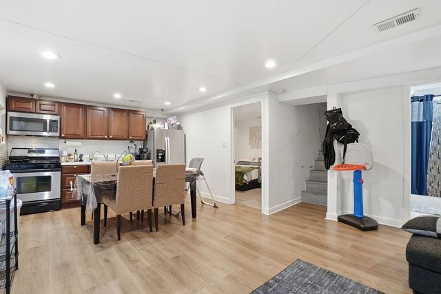 4512 N Kasson Avenue, Chicago, IL 60630
