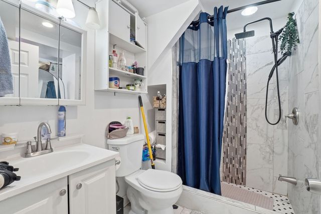 4512 N Kasson Avenue, Chicago, IL 60630