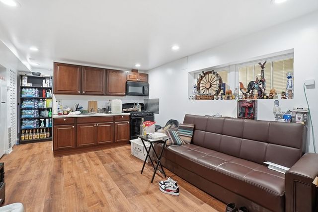 4512 N Kasson Avenue, Chicago, IL 60630