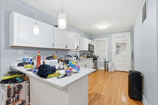 4512 N Kasson Avenue, Chicago, IL 60630