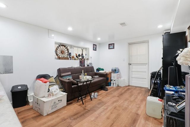 4512 N Kasson Avenue, Chicago, IL 60630